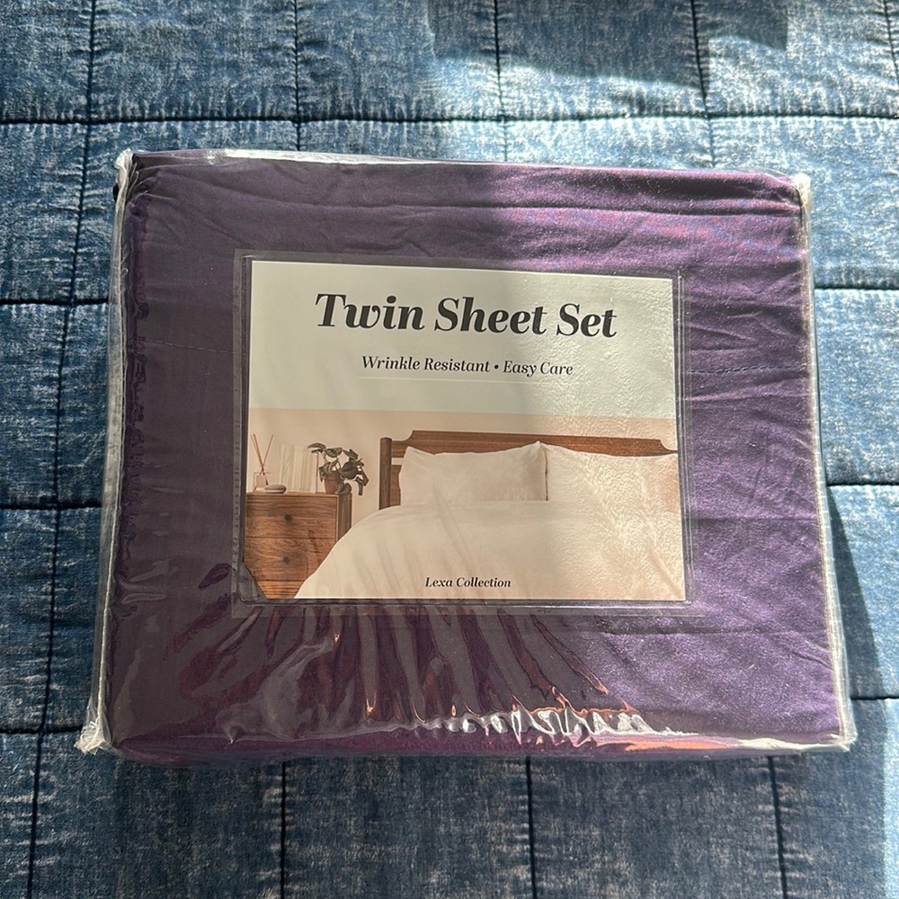 Twin size sheet set rich purple.